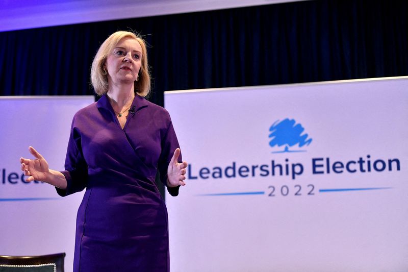 © Reuters. FILE PHOTO: Conservative leadership candidate Liz Truss speaks at a hustings event, as part of the Conservative party leadership campaign, in Belfast, Northern Ireland, August 17, 2022. REUTERS/Clodagh Kilcoyne/File Photo