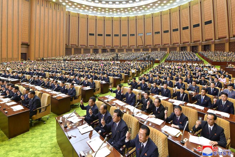 &copy; Reuters.     北朝鮮は７日、最高人民会議（国会に相当）を開催し、景観整備と農村開発に関する法案を採択した。写真はKCNA提供（２０２２年　ロイター）