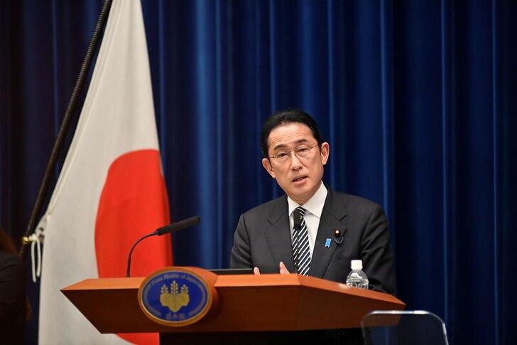 &copy; Reuters. 　岸田文雄首相は８日夕、自民党所属の国会議員と世界平和統一家庭連合（旧統一教会）との関係に関する調査結果について「重く受け止めている」と述べた。写真は４月、都内での代表撮