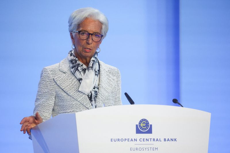 &copy; Reuters. Presidente do BCE, Christine Lagarde, discursa durante coletiva de imprensa em Frankfurt, Alemanha
08/09/2022 REUTERS/Kai Pfaffenbach