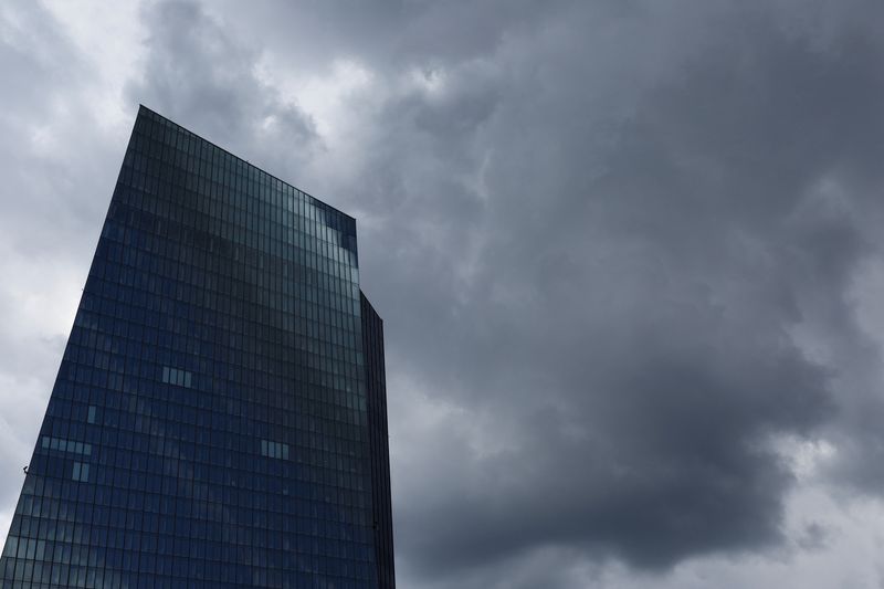 &copy; Reuters. FILE PHOTO: Rain clouds gather near the European Central Bank (ECB) building, in Frankfurt, Germany, July 21, 2022. REUTERS/Wolfgang Rattay