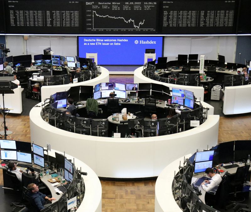 &copy; Reuters. بيانات من مؤشر داكس الألماني في بورصة فرانكفورت يوم الخميس. تصوير: رويترز. 