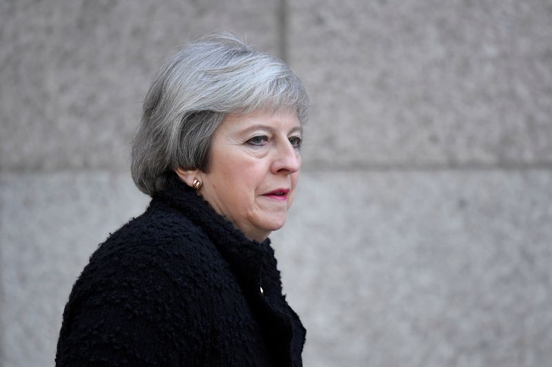 &copy; Reuters. رئيسة الوزراء البريطانية السابقة تيريزا ماي في لندن يوم 23 نوفمبر تشرين الثاني 2021. تصوير: توبي ميلفيل ـ رويترز.