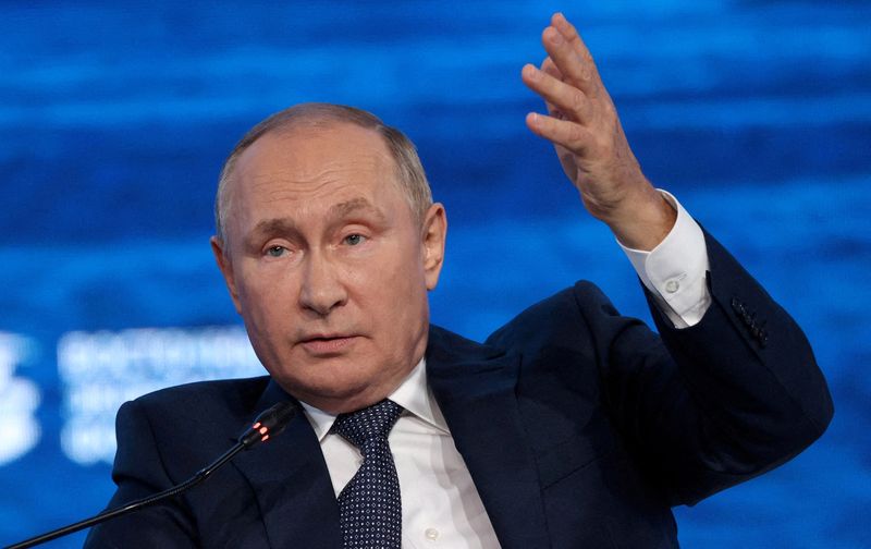 &copy; Reuters. الرئيس الروسي فلاديمير بوتين في صورة بتاريخ السابع من سبتمبر ايلول 2022. صورة من سبوتنيك.
