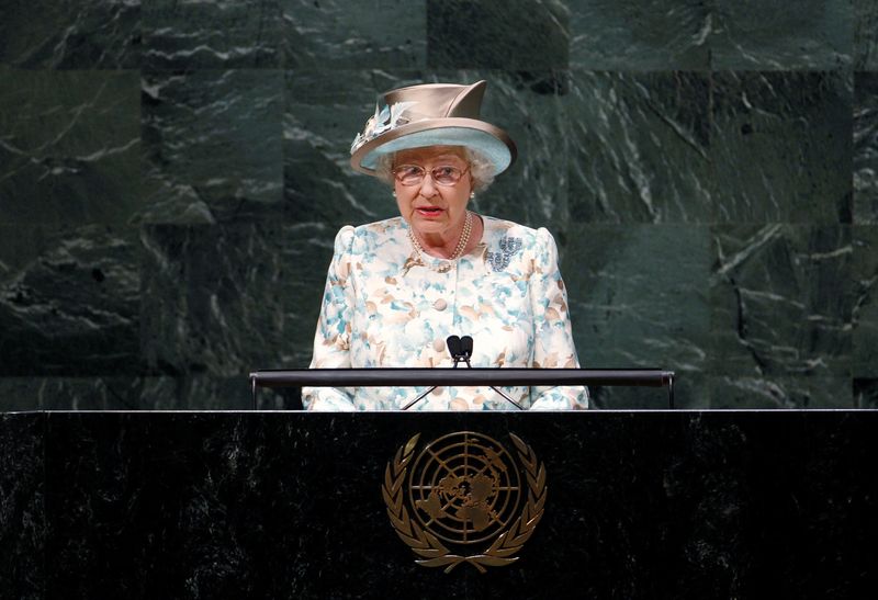 &copy; Reuters. الملكة إليزابيث الثانية تتحدث في الأمم المتحدة بنيويورك - صورة من أرشيف رويترز.