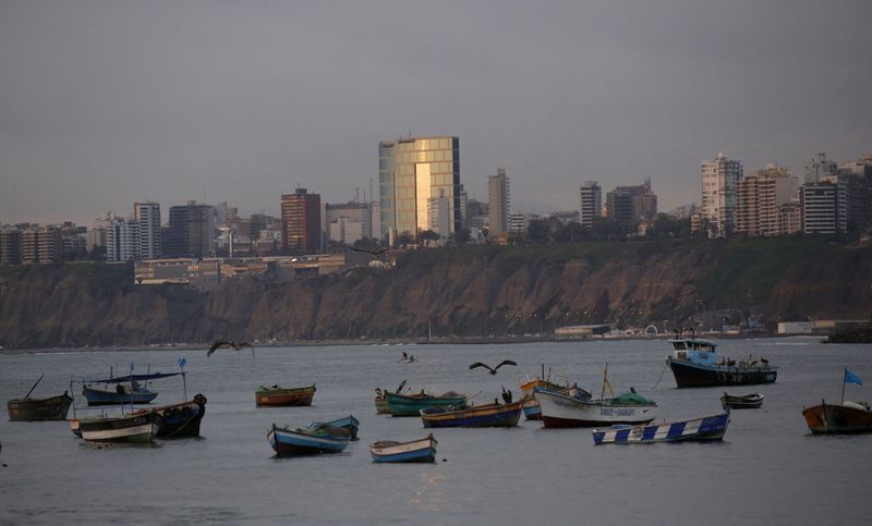 &copy; Reuters. FILE PHOTO: A general view of Lima from Pescadores beach in the Chorrillos district of Lima, October 27, 2015. REUTERS/Mariana Bazo/File Photo