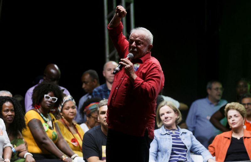 &copy; Reuters. FILE PHOTO: Brazil's Presidential candidate Luiz Inacio Lula da Silva holds a campaign rally, in Nova Iguacu, near Rio de Janeiro, Brazil September 8, 2022. REUTERS/Ricardo Moraes