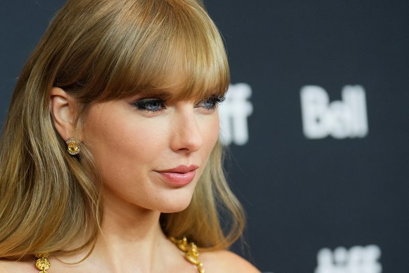 &copy; Reuters. Singer Taylor Swift arrives to speak at the Toronto International Film Festival (TIFF) in Toronto, Ontario, Canada September 9, 2022. REUTERS/Mark Blinch