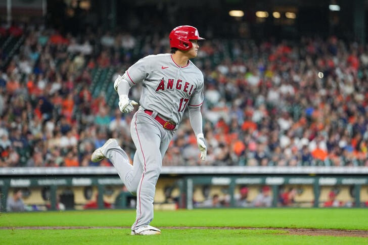 &copy; Reuters. ＭＬＢは１１日、各地で試合を行い、エンゼルスの大谷翔平選手はアストロズ戦に「２番・指名打者」で先発し、初回に本塁打を放った（２０２２年　ロイター/USA TODAY Sports）