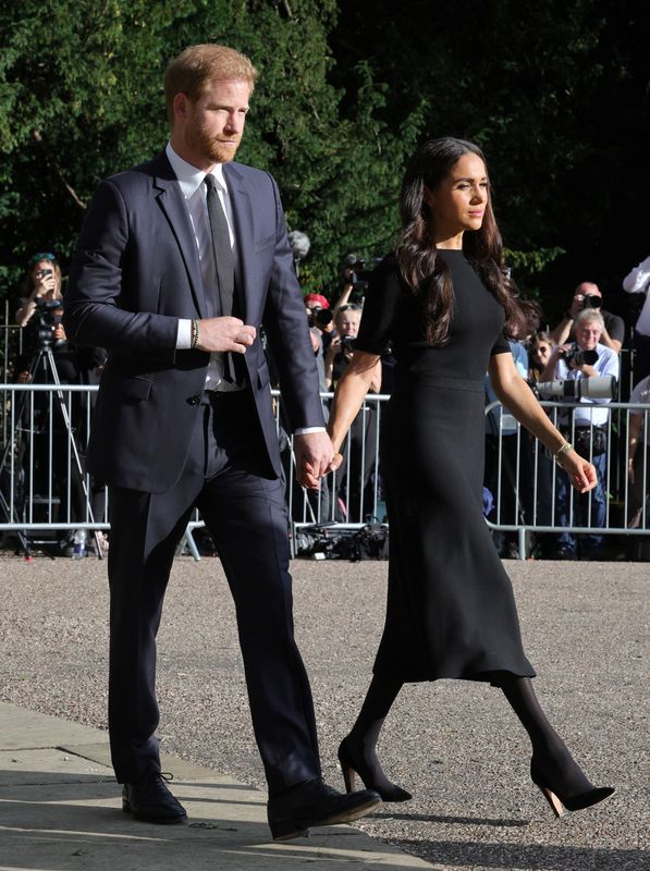 &copy; Reuters. الأمير هاري وزوجته ميجان عند قلعة ويندسور يوم الأحد. صورة لرويترز من ممثل لوكالات الأنباء.