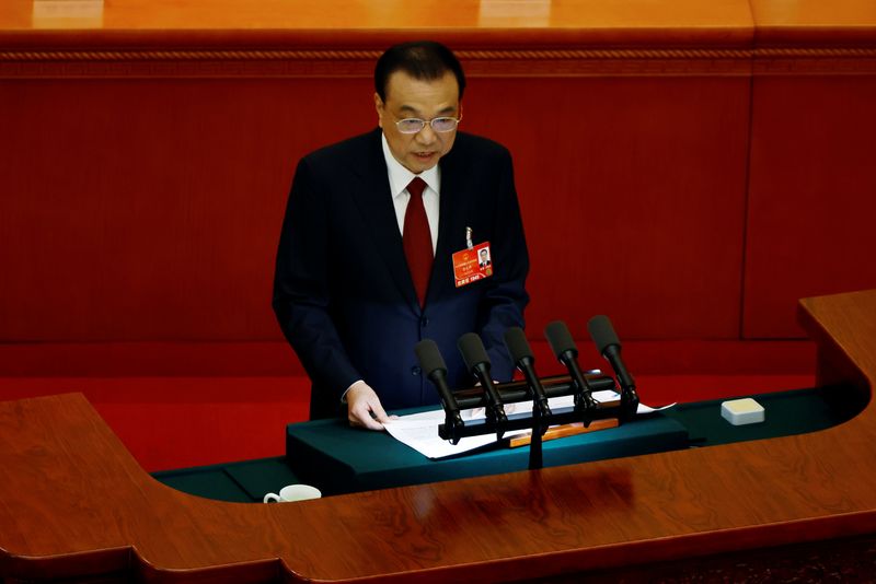 &copy; Reuters. FILE PHOTO: Chinese Premier Li Keqiang speaks at the opening session of the National People's Congress (NPC) at the Great Hall of the People in Beijing, China March 5, 2022. REUTERS/Carlos Garcia Rawlins