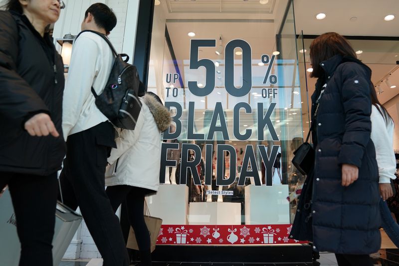 U.S. holiday sales growth likely to slow as inflation hits shoppers - report