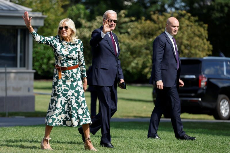 White House: Invite for queen's funeral was for Bidens only