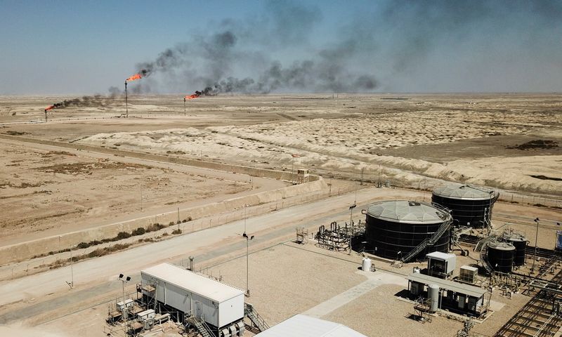 &copy; Reuters. حقل مجنون النفطي بالقرب من البصرة في العراق في صورة من أرشيف رويترز.