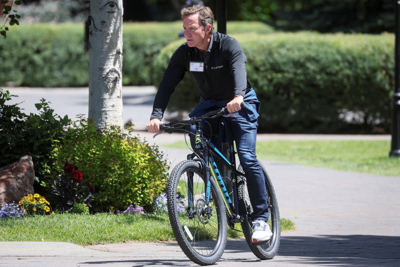 &copy; Reuters. John Foley, co-founder and CEO of Peloton Interactive, attends the annual Allen and Co. Sun Valley Media Conference in Sun Valley, Idaho, U.S., July 7, 2022.   REUTERS/Brendan McDermid