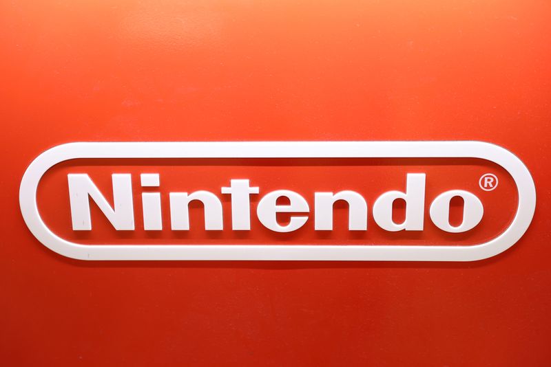 &copy; Reuters. Nintendo logo is seen in a GameStop in Manhattan, New York, U.S., December 7, 2021. REUTERS/Andrew Kelly