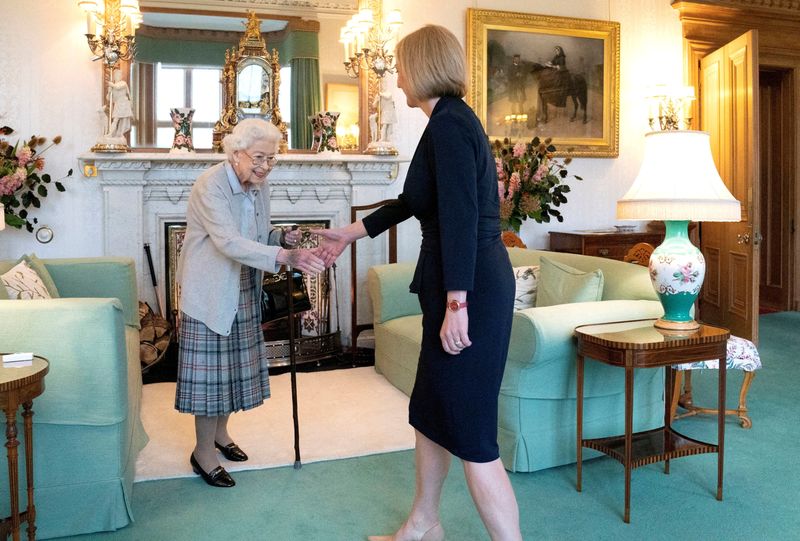 &copy; Reuters. FILE PHOTO: Queen Elizabeth welcomes Liz Truss during an audience where she invited the newly elected leader of the Conservative party to become Prime Minister and form a new government, at Balmoral Castle, Scotland, Britain September 6, 2022. Jane Barlow