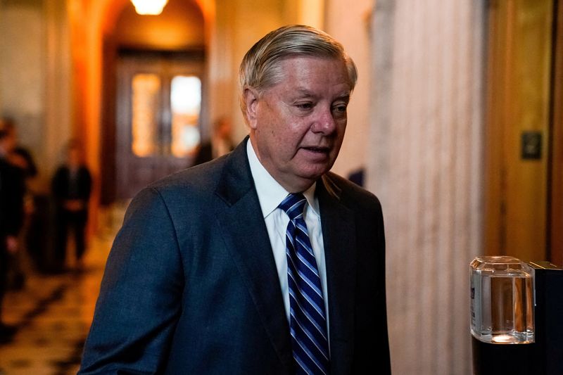 &copy; Reuters. FILE PHOTO: U.S. Senator Lindsey Graham (R-SC) arrives to attend the Senate Republicans weekly policy lunch at the U.S. Capitol in Washington, U.S., September 7, 2022. REUTERS/Elizabeth Frantz/File Photo