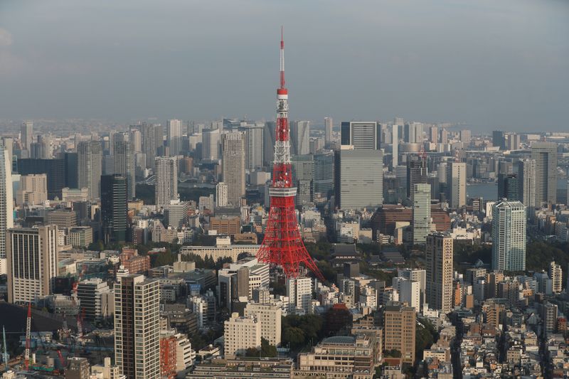 &copy; Reuters. 　９月１３日、リフィニティブのデータによると、アジアの大手・中堅企業の向こう１２カ月の利益に対するアナリスト予想が８月に全体で２．８％下方修正された。写真は都内で２０１９