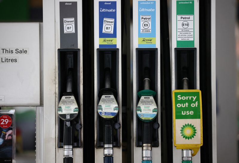 © Reuters. FILE PHOTO: A view of fuel pumps at a BP petrol station in central London, Britain, August 2, 2022. REUTERS/Henry Nicholls