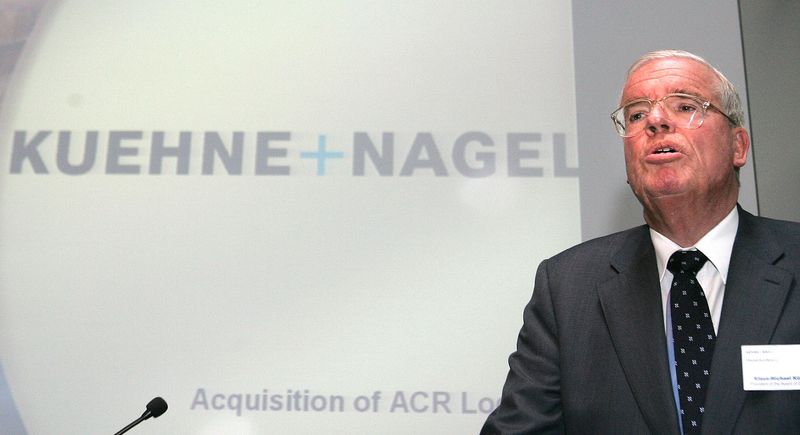 &copy; Reuters. FILE PHOTO: Kuehne & Nagel's Klaus Michael Kuehne announces the acquistion of ACR Logistics at a news conference in Zurich, October 17, 2005. REUTERS/Andreas Meier