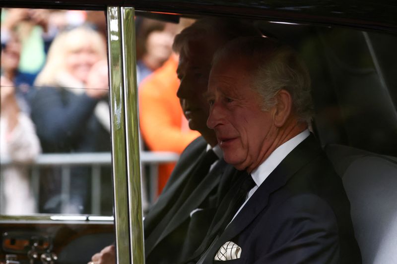 &copy; Reuters. Rei Charles na saída da Clarence House
14/9/2022  REUTERS/Henry Nicholls