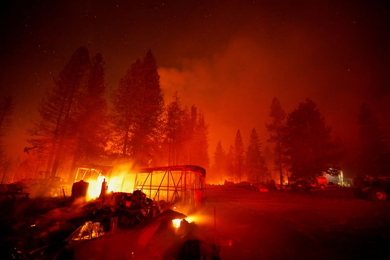 California wildfire threatens communities in Sierra Nevada foothills