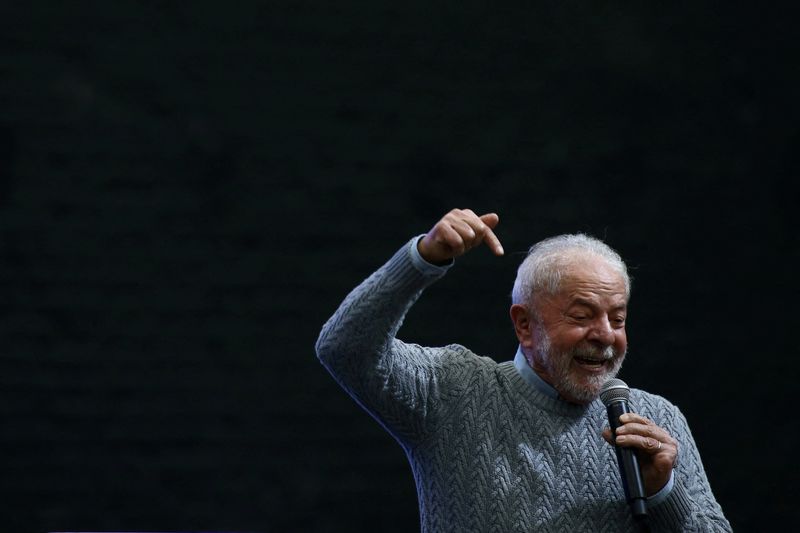 &copy; Reuters. FILE PHOTO: Former Brazil?s President and current presidential candidate Luiz Inacio Lula da Silva speaks during a food cooperative seminar as he campaigns for the national election, in Sao Paulo, Brazil, September 14, 2022. REUTERS/Carla Carniel/File Pho