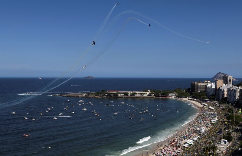 &copy; Reuters. Comemoração do 7 de Setembro na praia de Copacabana, no Rio de Janeiro
07/09/2022
REUTERS/Ricardo Moraes