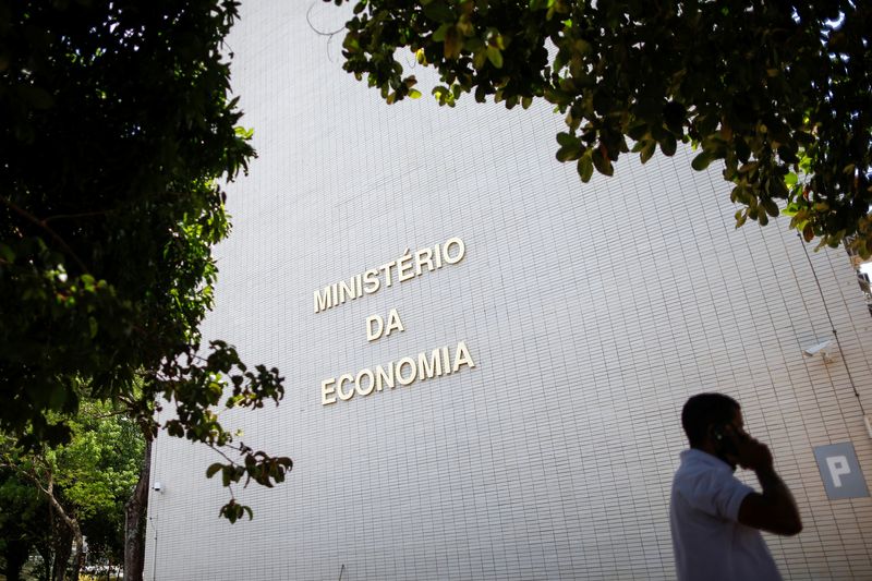 &copy; Reuters. Imagen de archivo de una vista del edificio del Ministerio de Economía en Brasilia, Brasil. 4 de octubre, 2021. REUTERS/Adriano Machado/Archivo