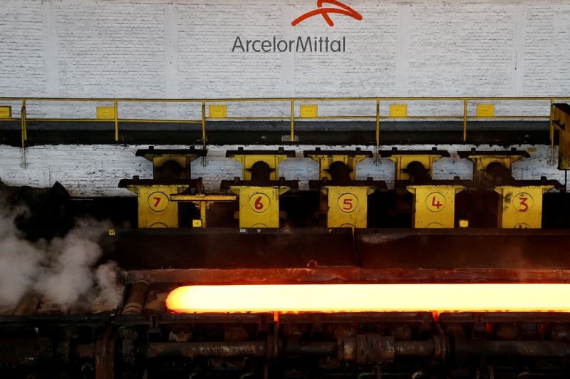 &copy; Reuters. FILE PHOTO: A red-hot steel plate passes through a press at the ArcelorMittal steel plant in Ghent, Belgium, July 7, 2016. REUTERS/Francois Lenoir