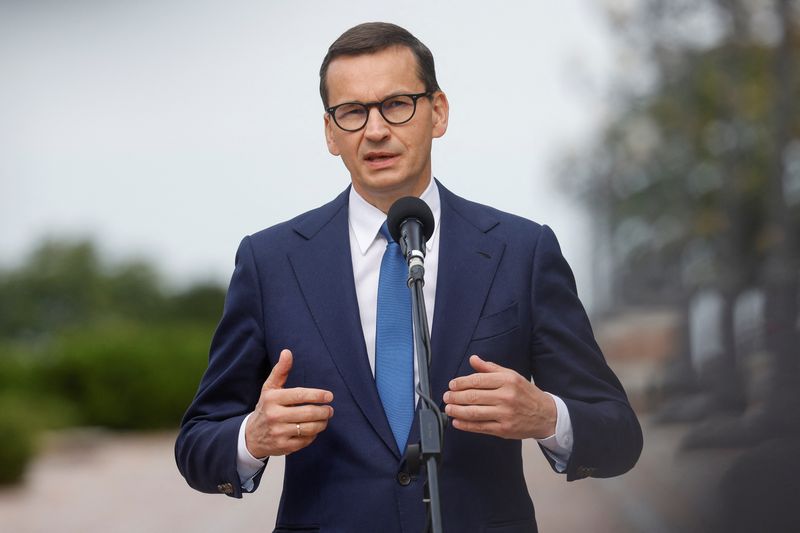 &copy; Reuters. FILE PHOTO: Polish Prime Minister Mateusz Morawiecki speaks during a joint news briefing with Latvian President Egils Levits and Ukraine's President Volodymyr Zelenskiy, amid Russia's attack on Ukraine, in Kyiv, Ukraine September 9, 2022.  REUTERS/Valenty