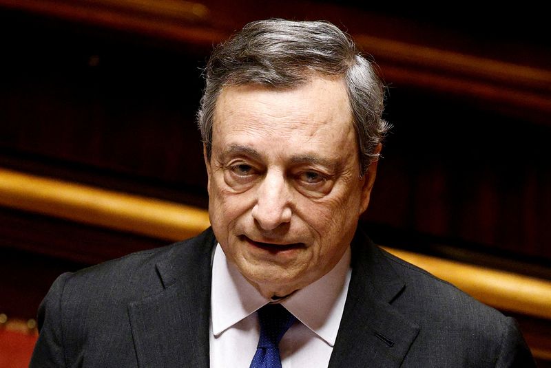 &copy; Reuters. FILE PHOTO: Italian Prime Minister Mario Draghi addresses the Senate ahead of a confidence vote for the government after he tendered his resignation last week in the wake of a mutiny by a coalition partner, in Rome, Italy July 20, 2022. REUTERS/Guglielmo 