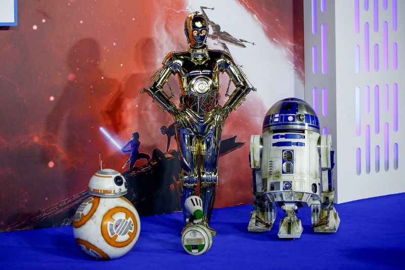 &copy; Reuters. FILE PHOTO: Star Wars robots R2-D2 and BB8 and droids C3PO and D-O pose as they attend the premiere of "Star Wars: The Rise of Skywalker" in London, Britain, December 18, 2019. REUTERS/Henry Nicholls/File Photo/File Photo