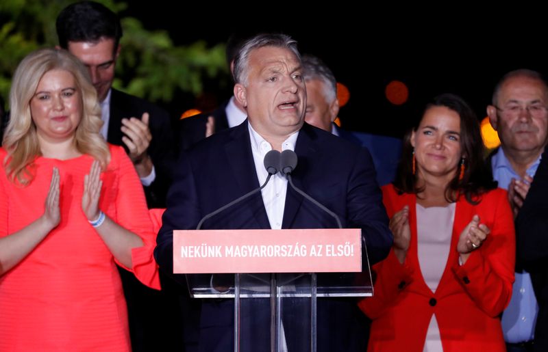 &copy; Reuters. FILE PHOTO: Hungarian Prime Minister Viktor Orban speaks following the preliminary results of the European Parliament election in Budapest, Hungary, May 26, 2019. REUTERS/Bernadett Szabo