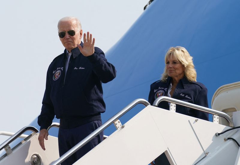 Joe Biden en route pour Londres pour assister aux obsèques de la reine