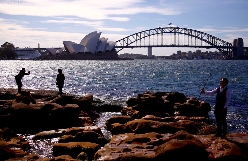 Australia rules out ban on Russian tourists as part of sanctions