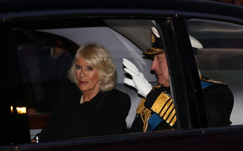 &copy; Reuters. Britain's King Charles and Queen Camilla arrive to Westminster Hall, following the death of Britain's Queen Elizabeth, in London, Britain September 16, 2022. REUTERS/Henry Nicholls