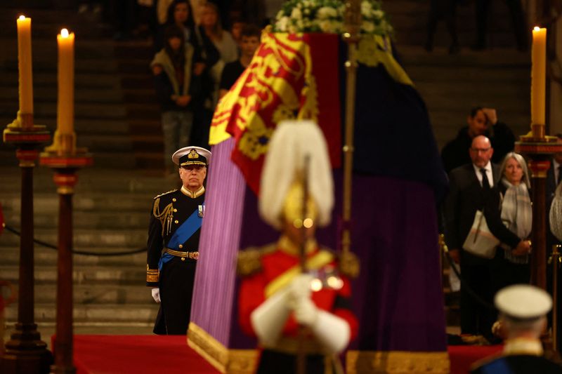 &copy; Reuters. FILE PHOTO: Britain's Prince Andrew attends a vigil, following the death of Britain's Queen Elizabeth, inside Westminster Hall in London, Britain, September 16, 2022. REUTERS/Hannah Mckay/Pool