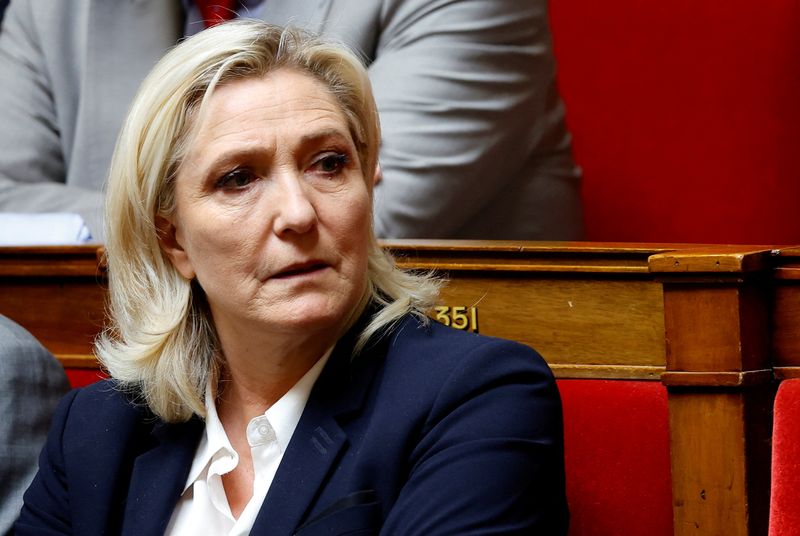 Le Pen met en garde contre l'opposition de l'extrême droite française à la réforme des retraites de Macron