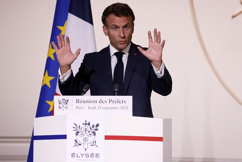 &copy; Reuters. الرئيس الفرنسي إيمانويل ماكرون يتحدث في حفل استقبال بقصر الإليزيه في باريس في صورة بتاريخ 15 سبتمبر أيلول 2022. صورة لرويترز من ممثل لوكالات ال