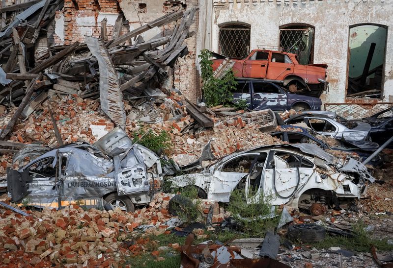 &copy; Reuters. Carros destruídos na cidade de Izium, na Ucrânia
20/09/2022
REUTERS/Gleb Garanich