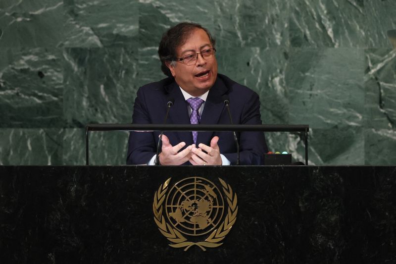 &copy; Reuters. O presidente da Colômbia, Gustavo Petro, discursa na Assembleia Geral da ONU, em Nova York. REUTERS/Brendan McDermid