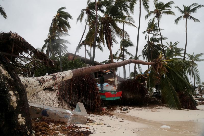 &copy; Reuters. 　９月２０日、米国立ハリケーンセンター（ＮＨＣ）によると、ハリケーン「フィオナ」は、勢力を「カテゴリー３」に強め、タークス・カイコス諸島を直撃した。写真はフィオナの被害を