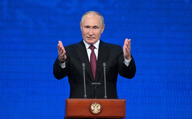 &copy; Reuters. FILE PHOTO: Russian President Vladimir Putin delivers a speech during an event marking the 100th foundation anniversary of the republics of Adygea, Kabardino-Balkaria and Karachay-Cherkessia in Moscow, Russia, September 20, 2022. Sputnik/Grigory Sysoev/Po