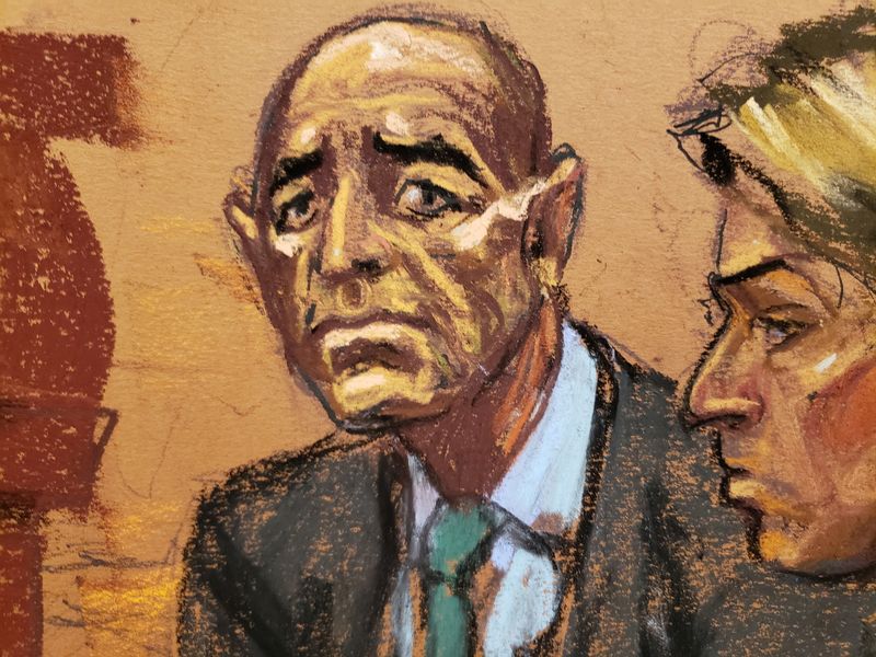 © Reuters. Defendants Tom Barrack and Matthew Grimes listen to the prosecutor during opening arguments in a courtroom sketch in New York City, U.S. September 21, 2022. Tom Barrack, a private equity executive and onetime fundraiser for former President Donald Trump and his former assistant Matthew Grimes are charged with acting as foreign agents without notifying the U.S. government as required. REUTERS/Jane Rosenberg