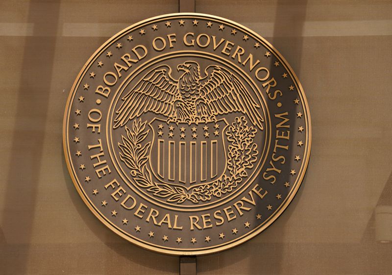 © Reuters. A sign for the Federal Reserve Board of Governors is seen at the entrance to the William McChesney Martin Jr. building ahead of a news conference by Federal Reserve Board Chairman Jerome Powell on interest rate policy, in Washington, U.S., September 21, 2022. REUTERS/Kevin Lamarque