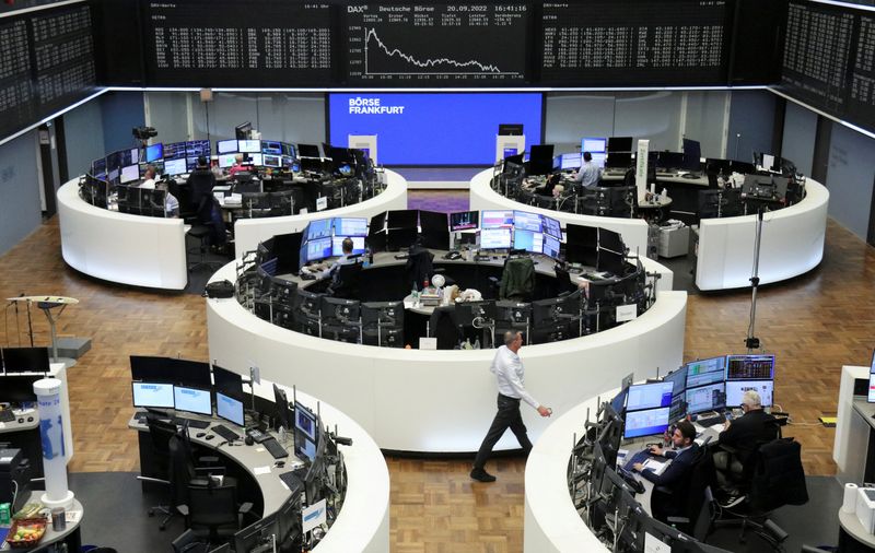 &copy; Reuters. مؤشر أسعار الأسهم الألمانية داكس في بورصة فرانكفورت بألمانيا يوم 20 سبتمبر أيلول 2022. تصوير: رويترز.