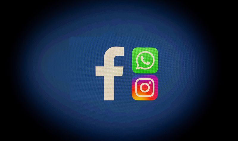&copy; Reuters. I loghi Facebook, Whatsapp and Instagram. 4 ottobre 2021. REUTERS/Dado Ruvic/Illustration