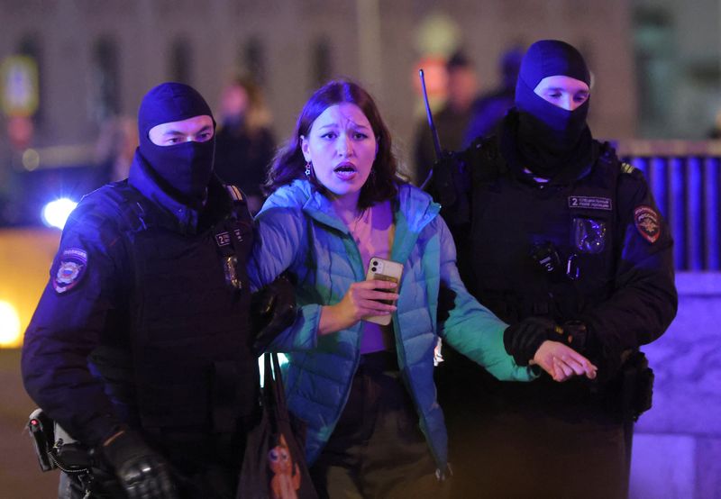 Russie: Des manifestants arrêtés par la police ont reçu l'ordre de s'enrôler dans l'armée, selon OVD-Info